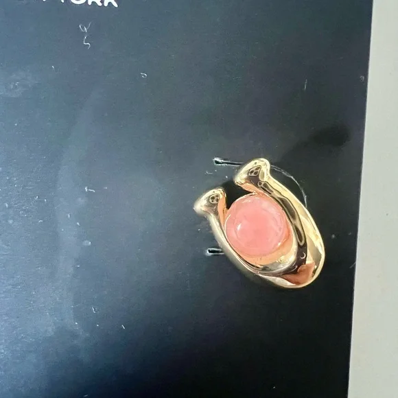 NWT Coach Horse shoe shape with rose quarts stone earrings💕 - Picture 6 of 11